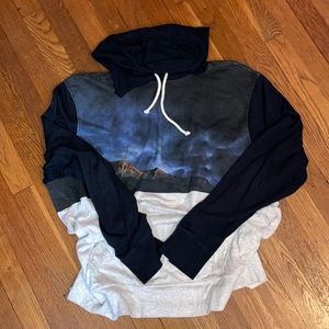 Men’s EUC AE light weight pullover sizeXXL